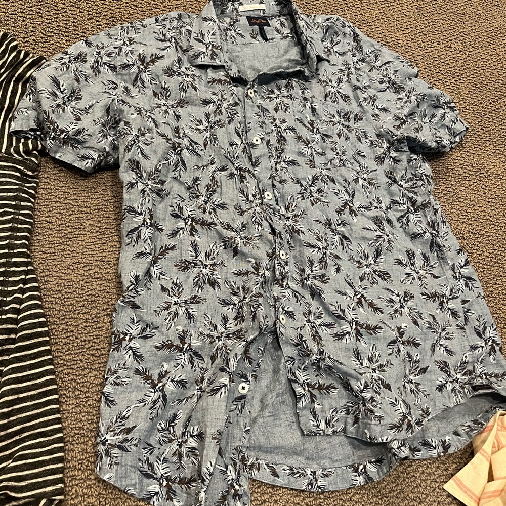 Good man short sleeve button up